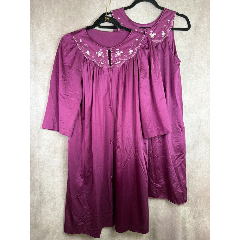 VTG Lorraine Nightgown Robe Set Peignoir Medium Purple Nylon Floral Embroidered